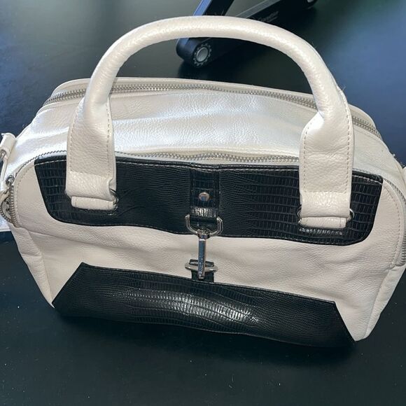 New With Tags Linea Pelle White Payton Satchel Shoulder Bag Sleek Design - Picture 1 of 8